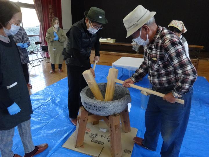 071203mochitsuki.JPG