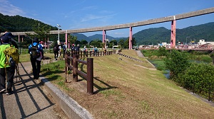 セメントのベルトコンベヤーの写真